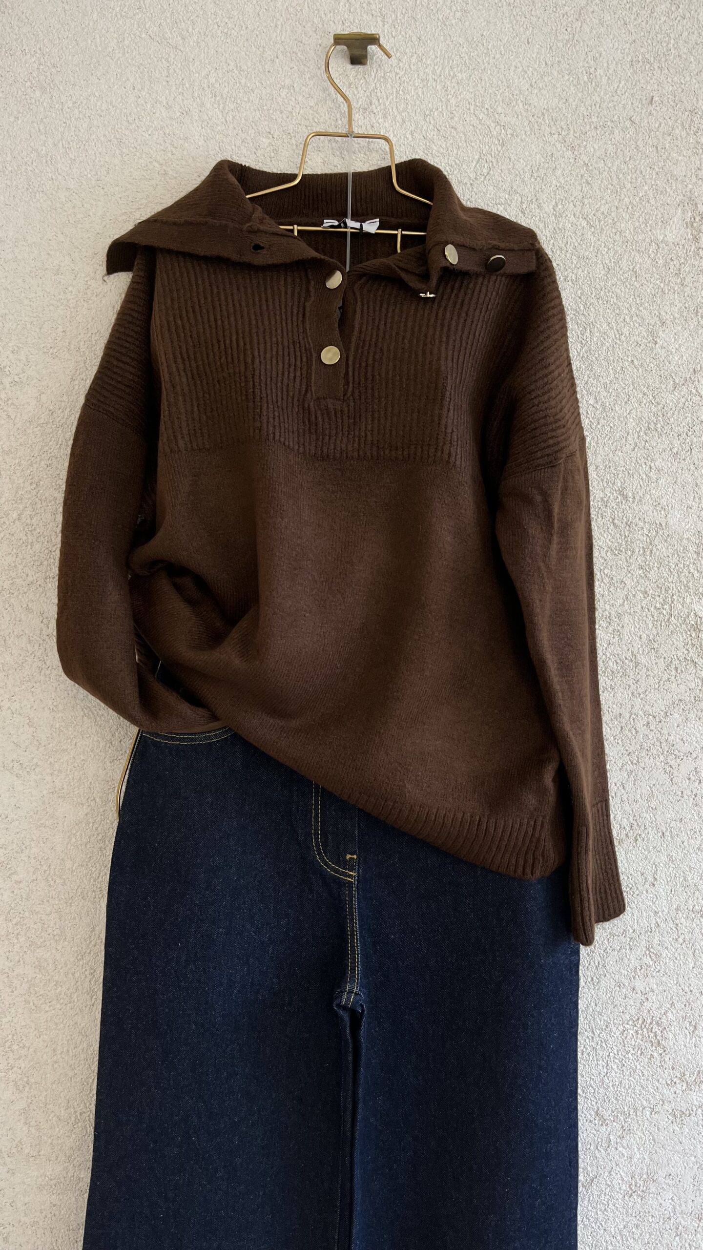 Düğme ve Yakalı Örme Kazak