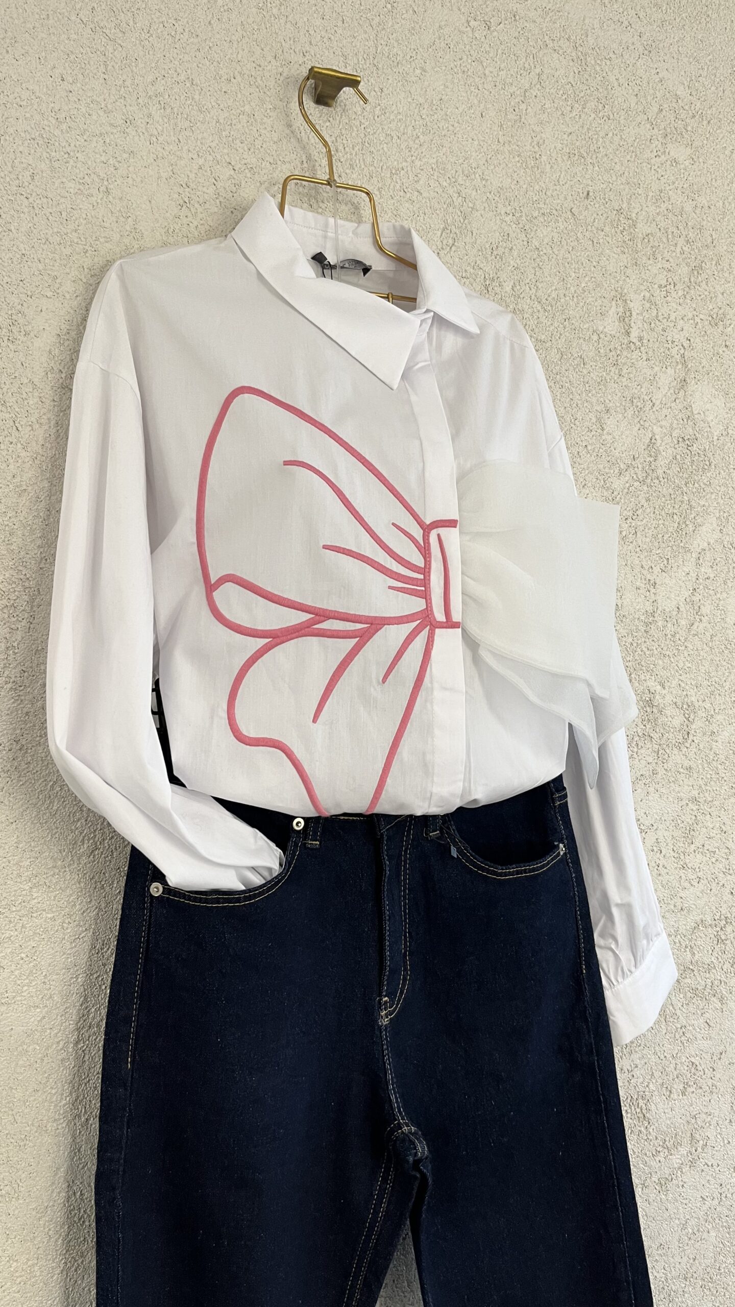 Kurdela Detaylı Asimetrik Yaka Gömlek